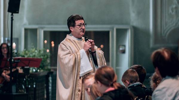 Quelle: Marcel Ditrich, Walldürn Pater Josef Bregular OFM Conv. während der Predigt